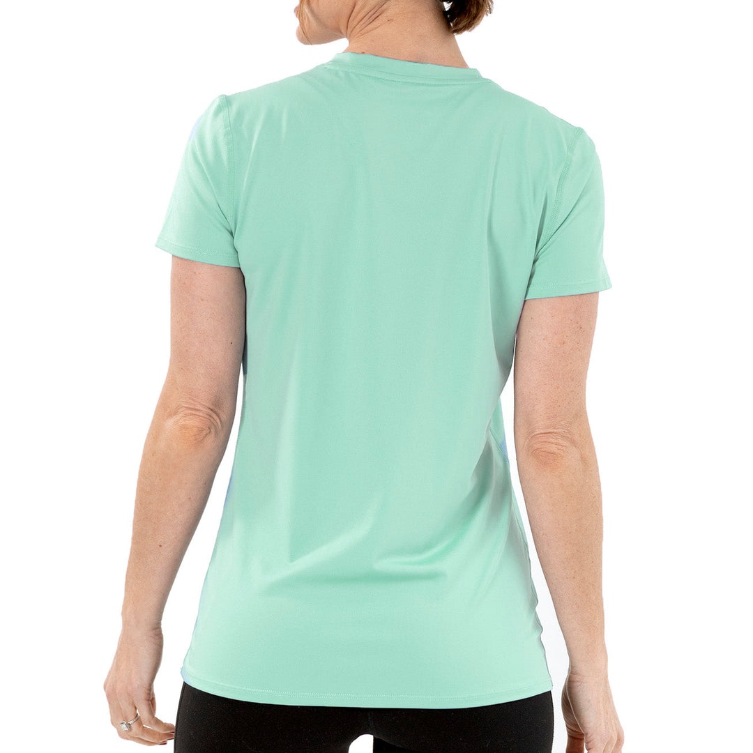 T-shirt rafraîchissant col V femme — La chaleur ne gagne plus