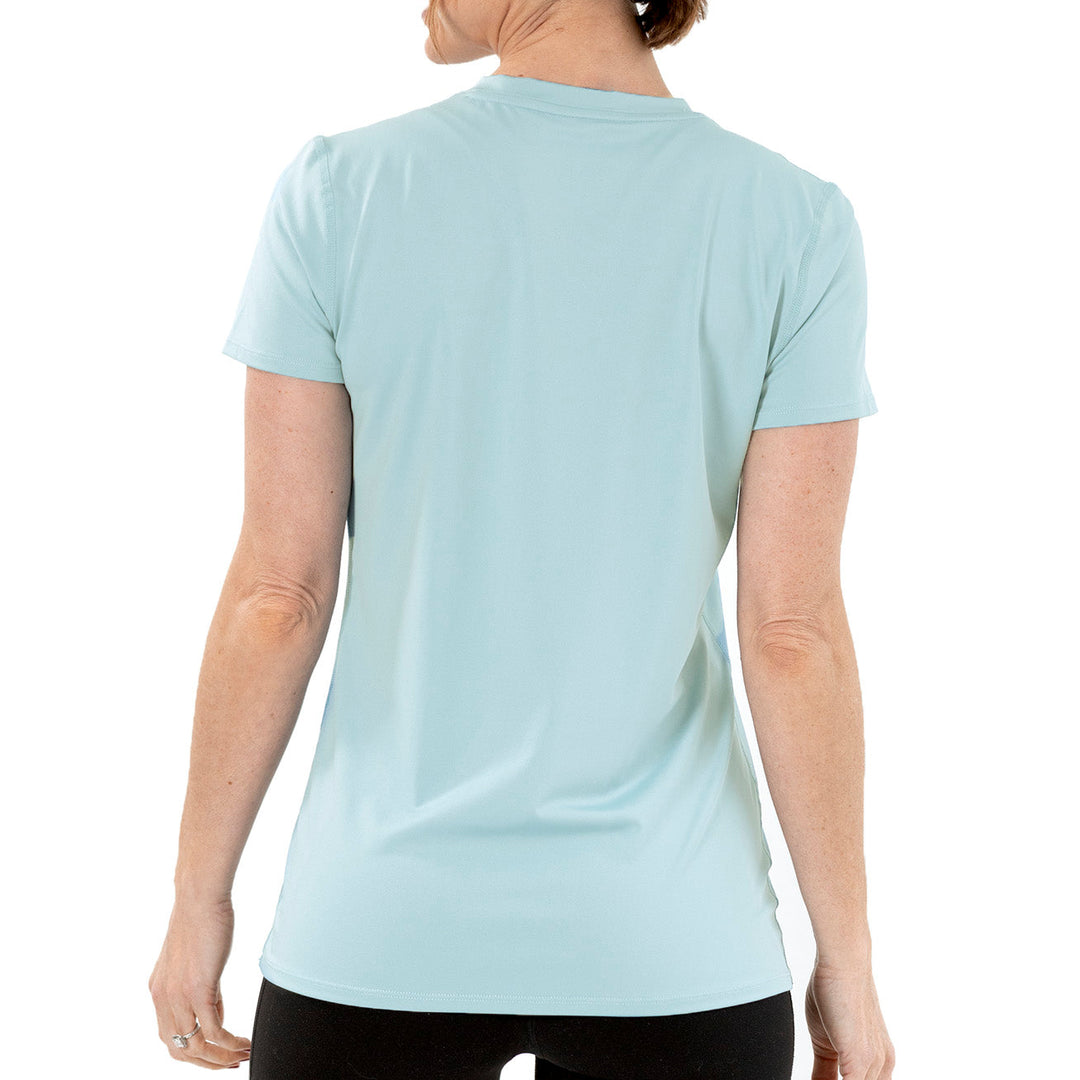 T-shirt rafraîchissant col V femme — La chaleur ne gagne plus